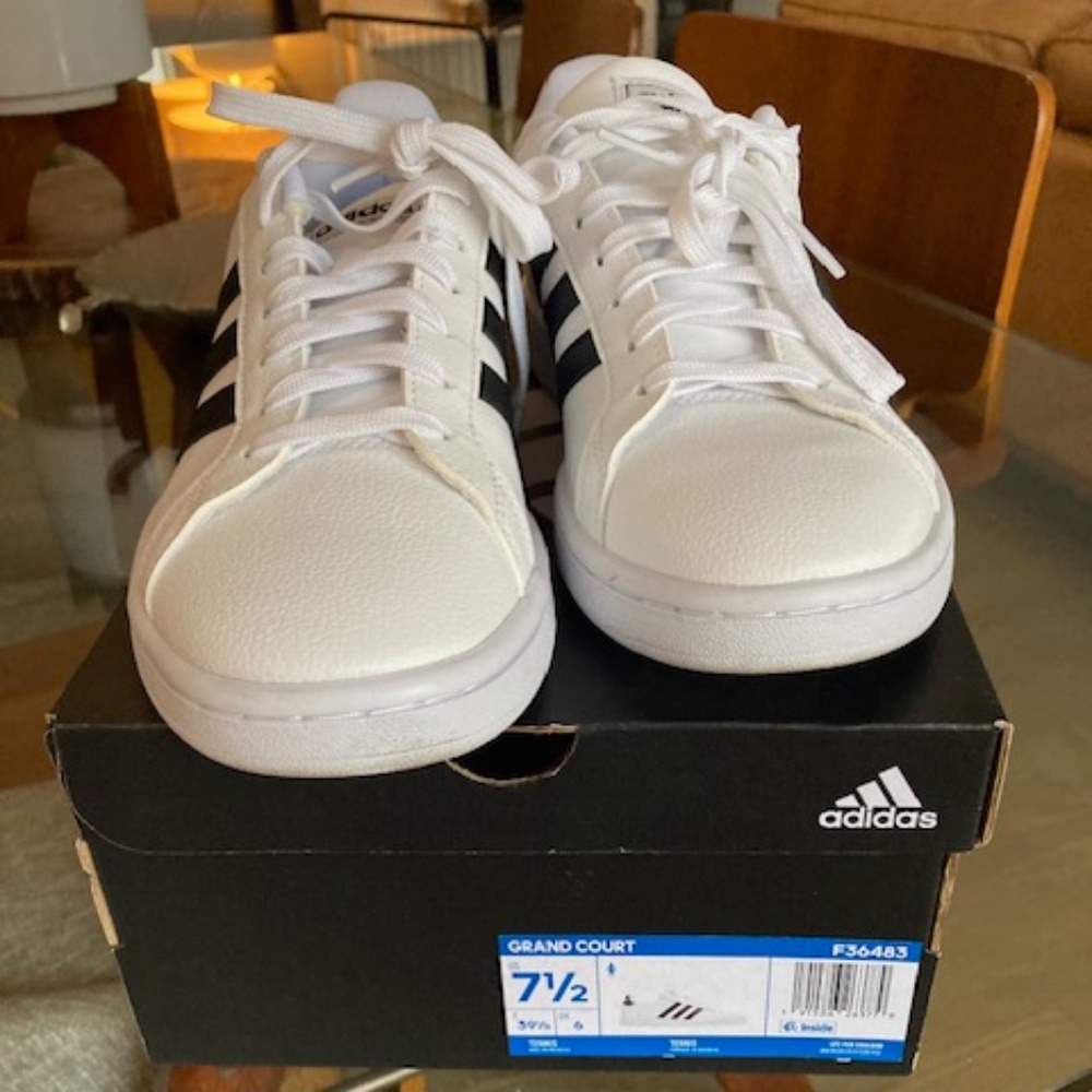 Women's Adidas Superstar sneakers
